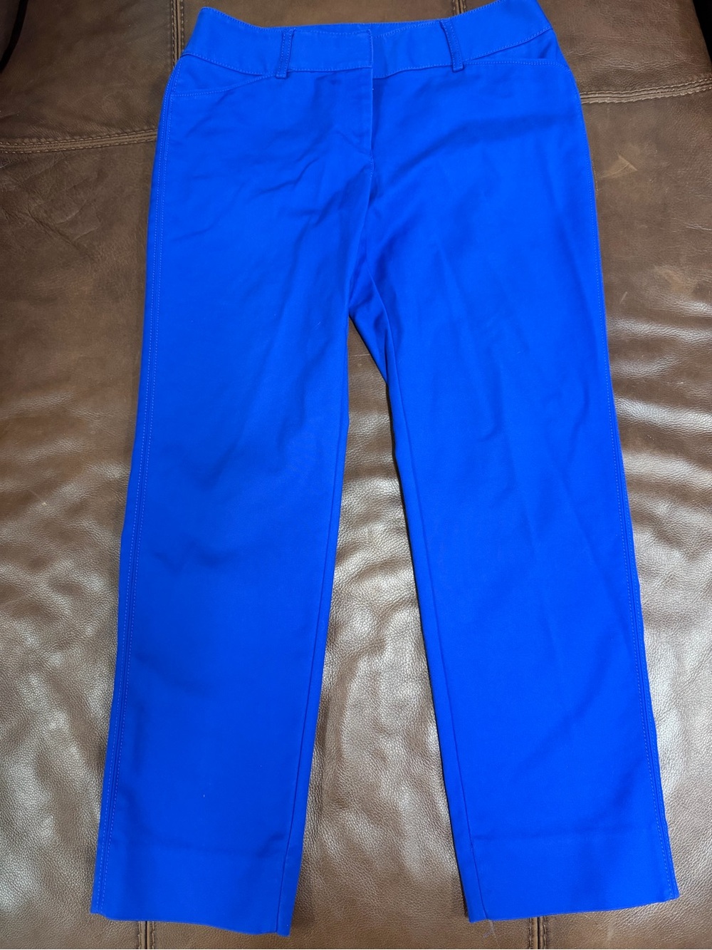 White House Black Market Electric Blue Cropped Pants 6 R.   EUC !      #264